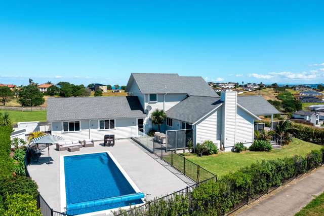 Pool, Views and Triple Car Garaging