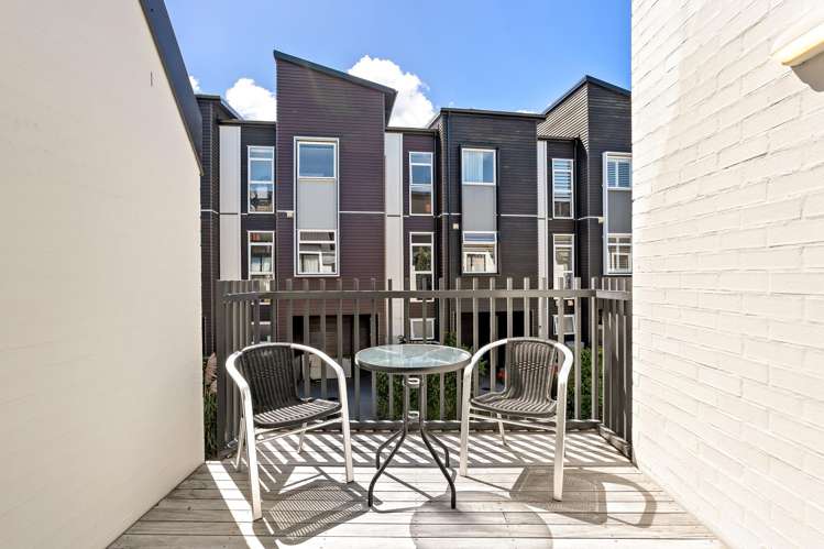 8 Mayfly Lane Hobsonville_10