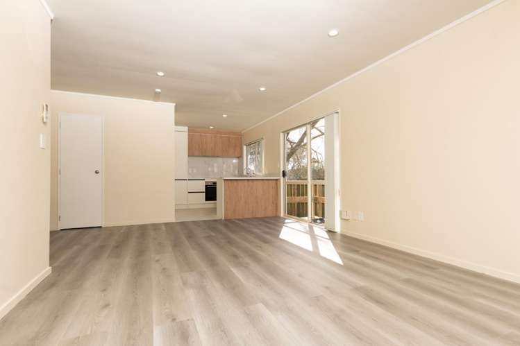 2/19 Velvet Crescent 10693_2