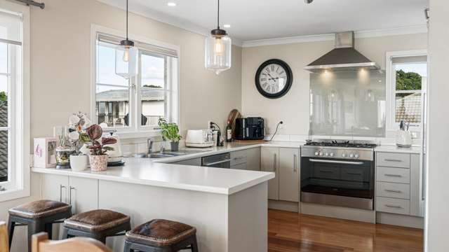 48 Torkar Road Clarks Beach_4