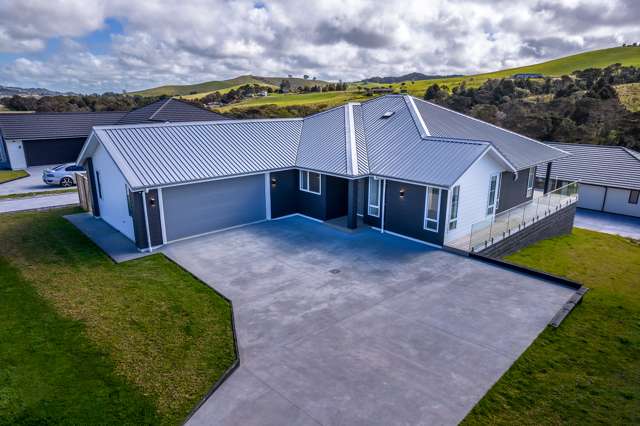 Brand New Luxurious Living in Watea, Paihia