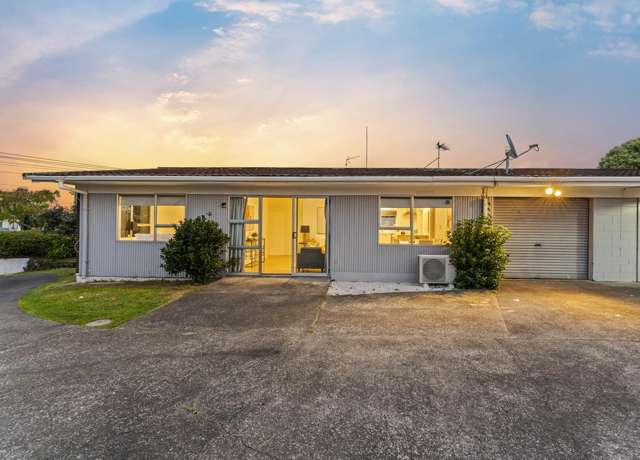 Charming Home - Next door to the Gym!