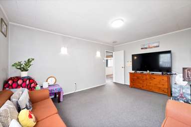 2/15 Larissa Avenue_4