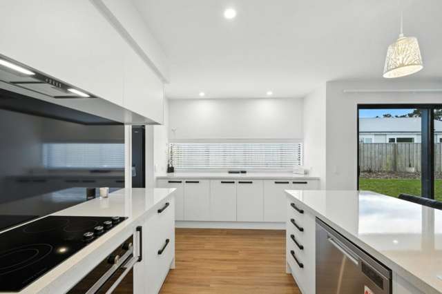 29 Plover Avenue Amberley_1