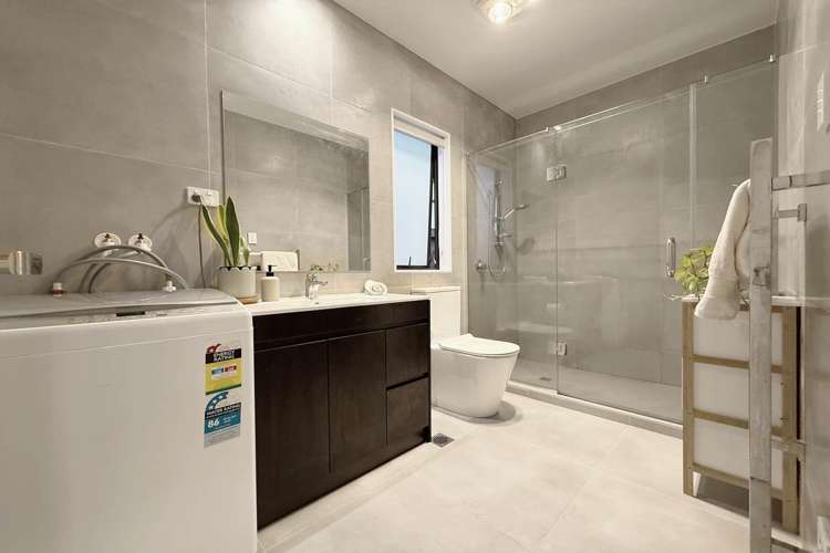 5 Treeline Lane Flat Bush_11