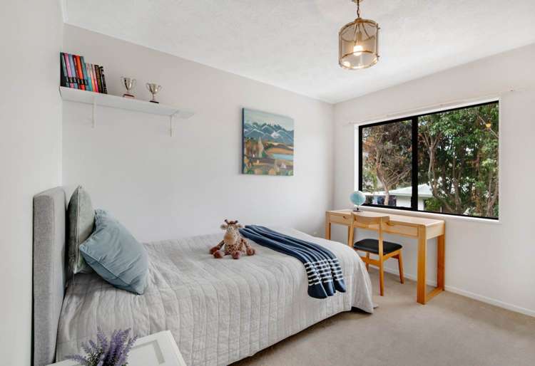 2/10 Tallington Crescent Torbay_14