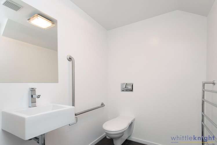 10/211 Ferry Road Waltham_13