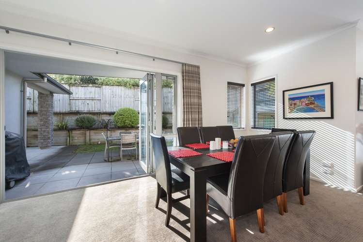 18 Compton Grove Huntington_11