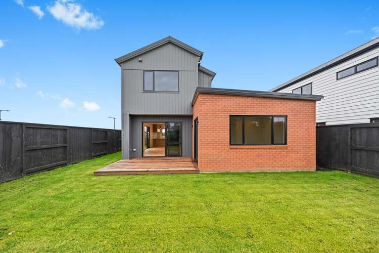 5 Earp Crescent Chartwell_17