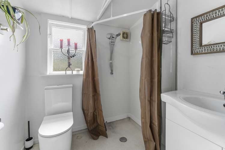 17 Ngaio Road Raumati Beach_14