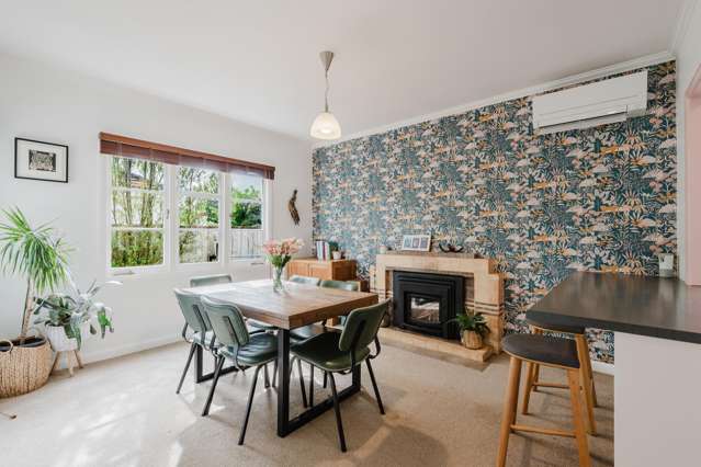 A HOME THAT SHOUTS "WELCOME"