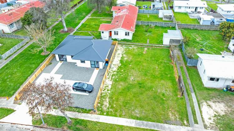 60 Stillwater Place and 30 Monowai Place Westbrook_23