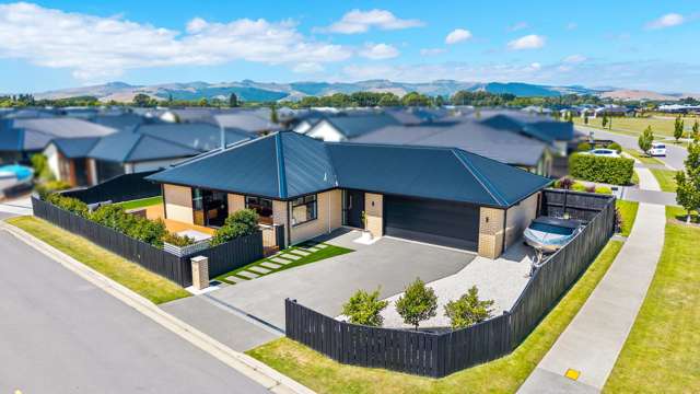 Low-Maintenance Living with Park Views!