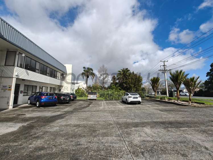 102 Henderson Valley Road Henderson_6