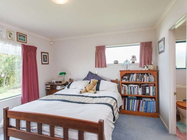 220 Holmwood Road Kaitoke_4