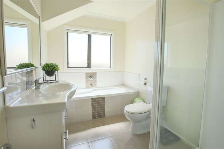 25 Tongariro Drive Aotea_17