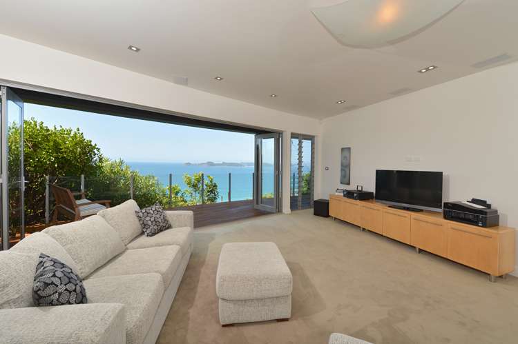 37 Russell Heights Russell_18