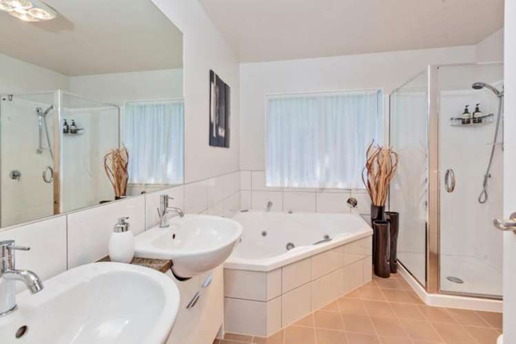 22A Rowan Road Epsom_5