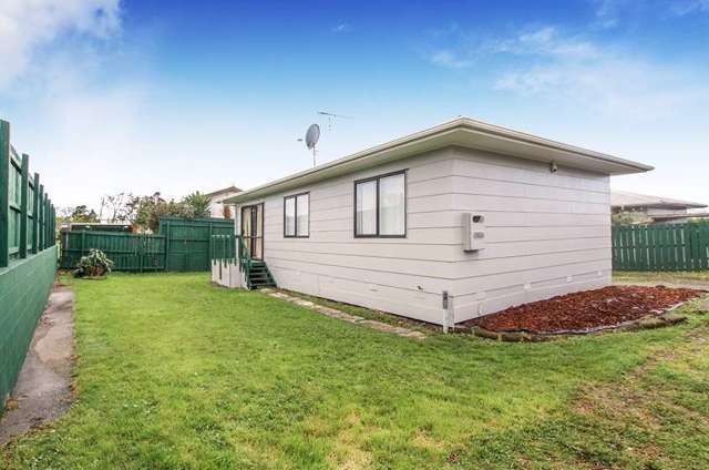 2/106 Shifnal Drive Randwick Park_1