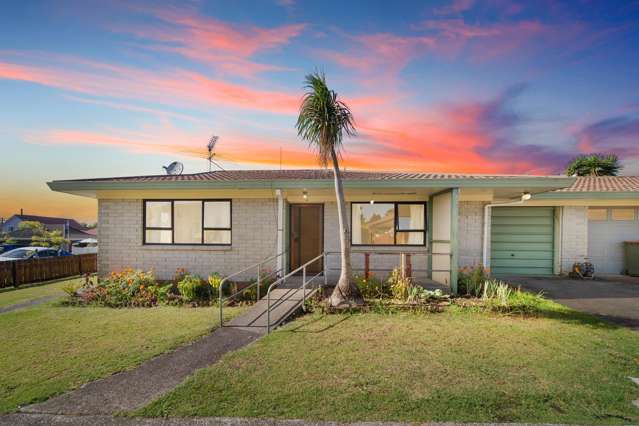 Charming 2-Bedroom Brick & Tile