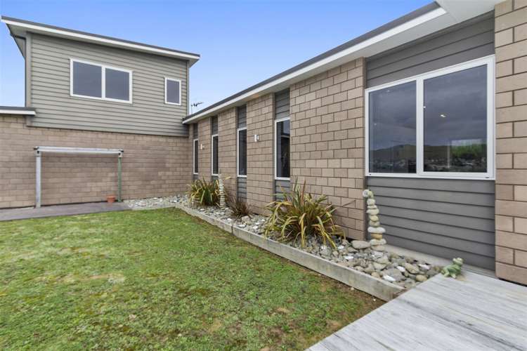 15 Dusky Crescent Aotea_16
