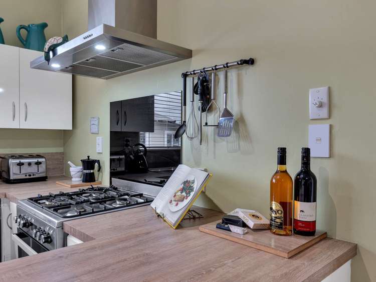 33 Moore Avenue Tawhero_21