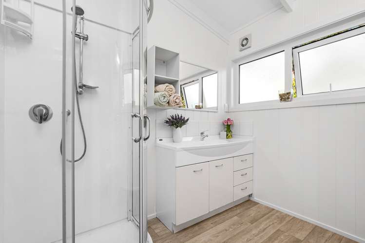 107a Brian Crescent Stanmore Bay_16