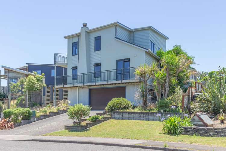 8 Arataki Grove Waitarere Beach_2