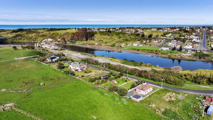 19 Portland Quay Patea_24