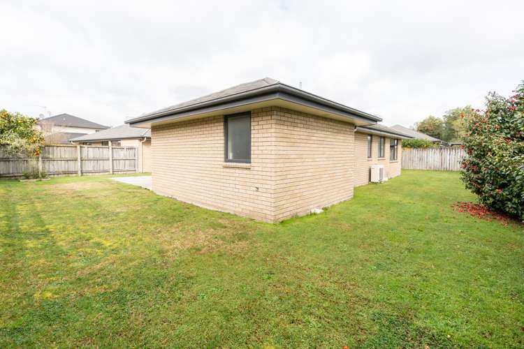 32 Nielsen Gardens Rototuna_43