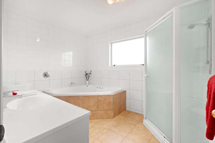 32 Lothian Brae Wattle Downs_17