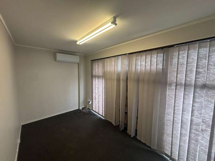 Unit 1, 65 Nelson Street Petone_4