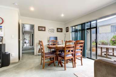 22 Hollinger Place_3