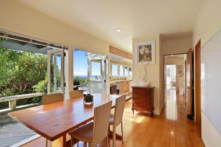 858 West Coast Road Waiatarua_12