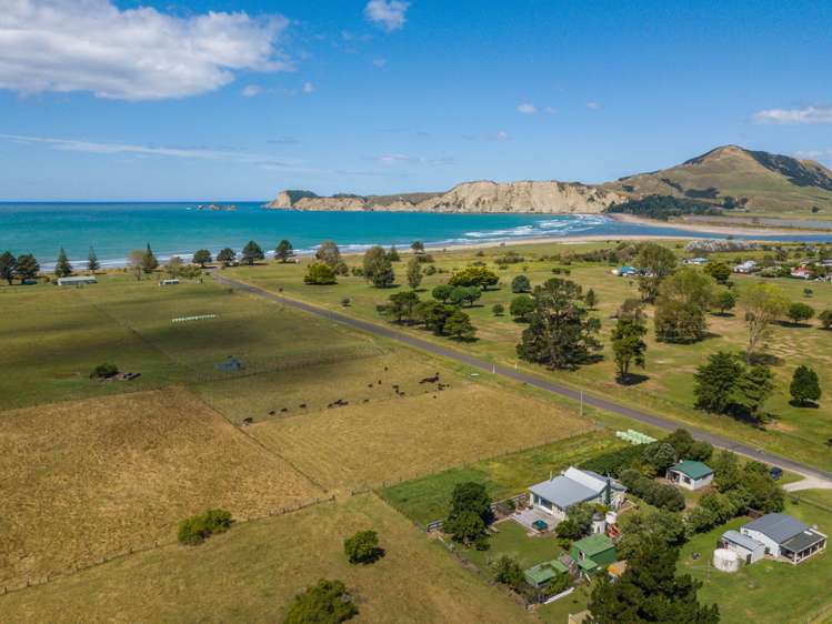 1 Forster Street Tolaga Bay_14