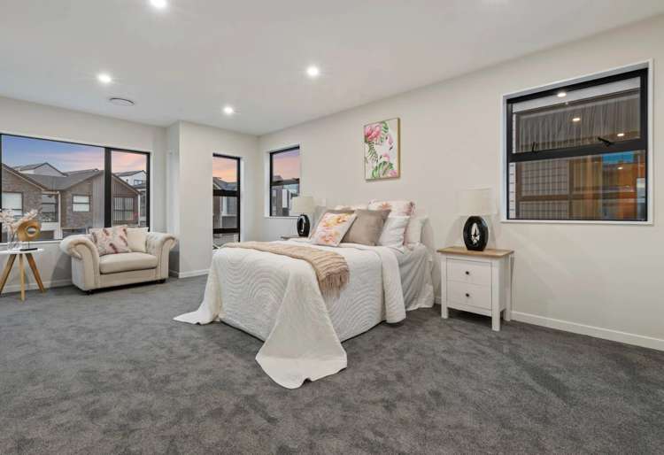12 Woodacre Street Flat Bush_2