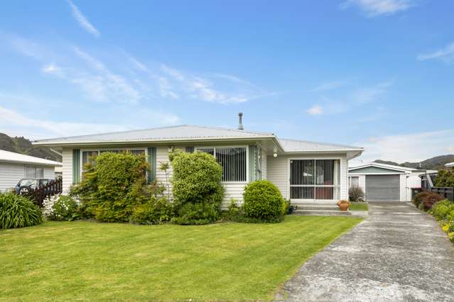 15 Wimbledon Grove Wainuiomata_1