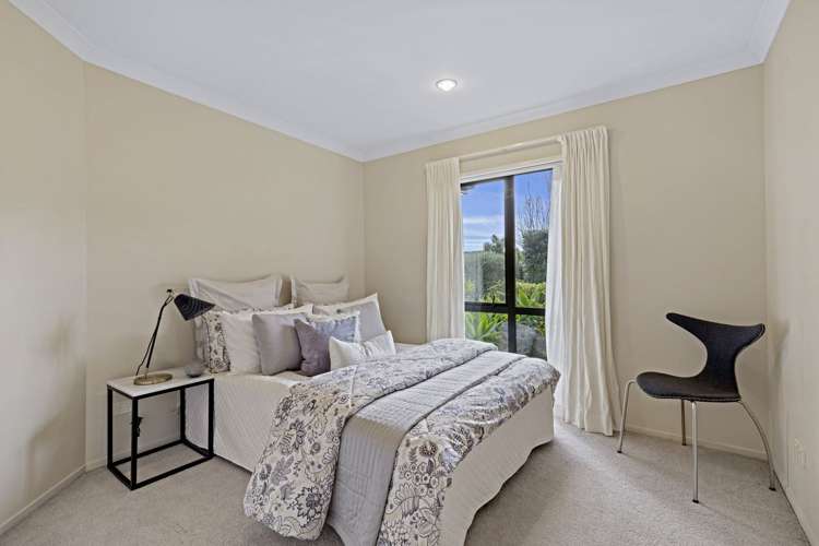 6 English Oak Drive Schnapper Rock_11