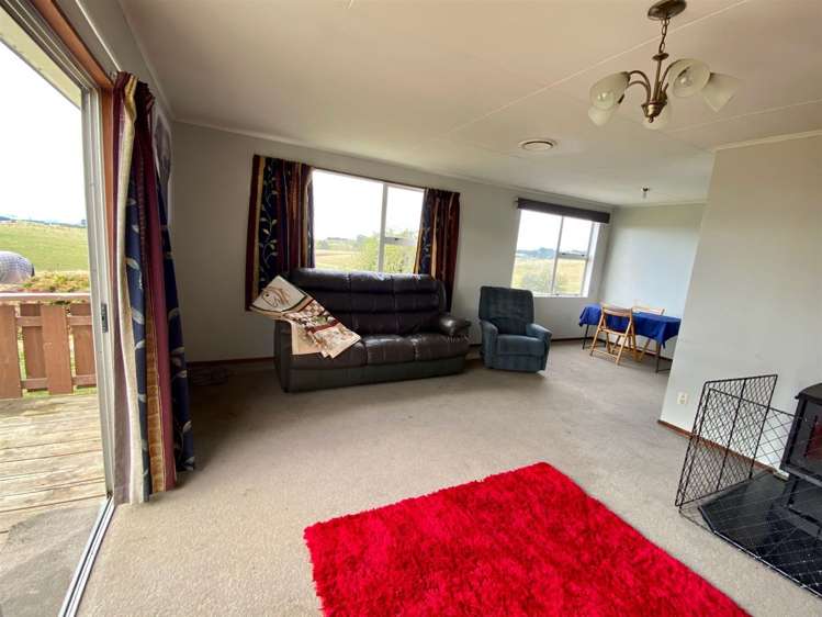 86 Totara Island Road Clinton and Surrounds_14