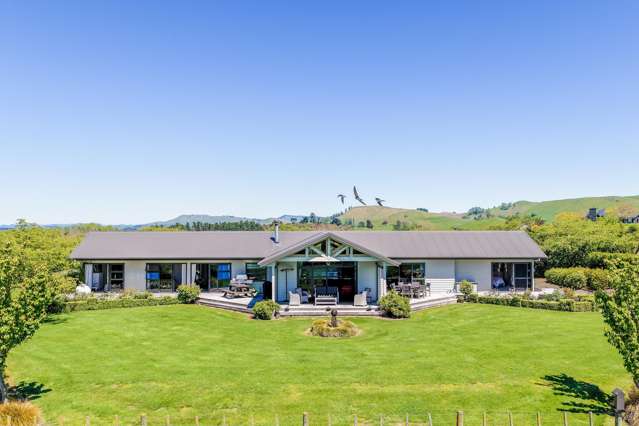 1.79ha lifestyle with the wow factor!