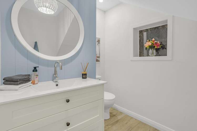 502 Marine Drive Eastbourne_19