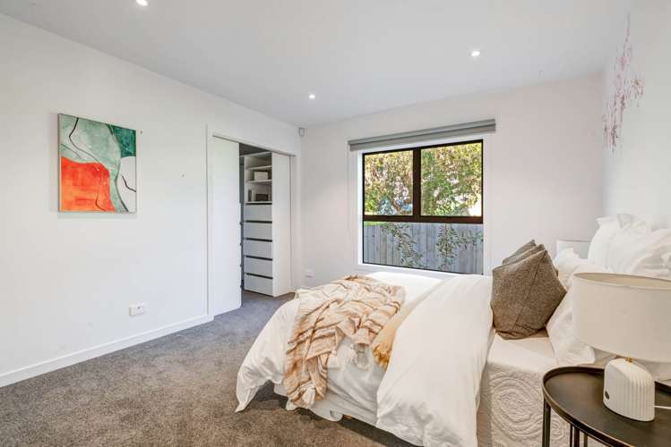 64 Shakespear Road Army Bay_16