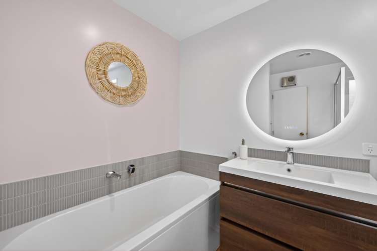 2/21 Cob Crescent Woolston_9