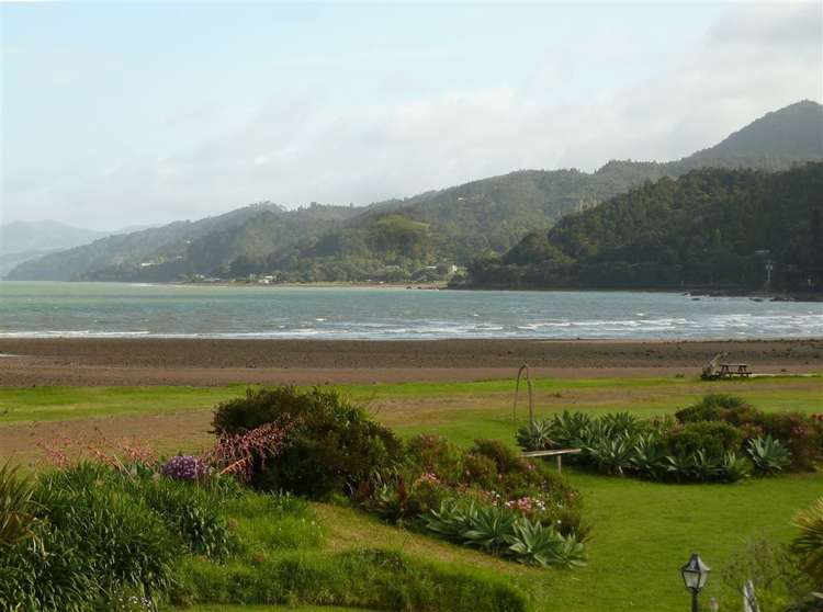 27 Seaview Avenue Te Puru_21