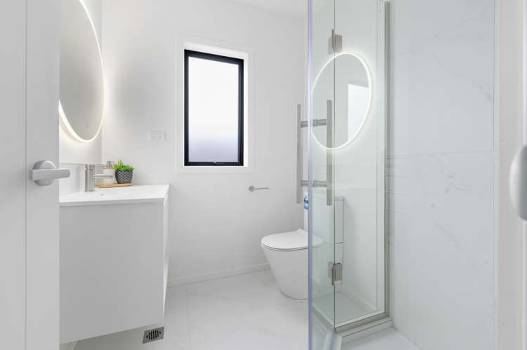 2/10 Norman Street Nawton_8