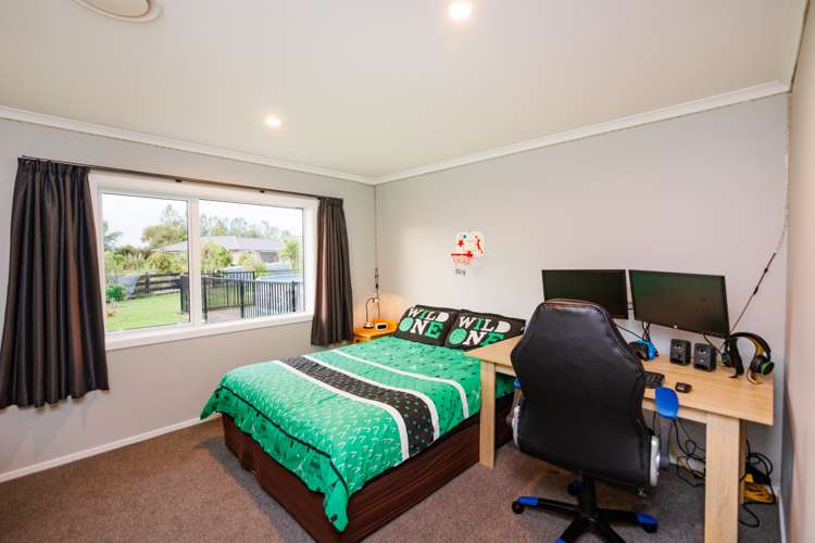 21 Loveston Lane Kelvin Grove_19