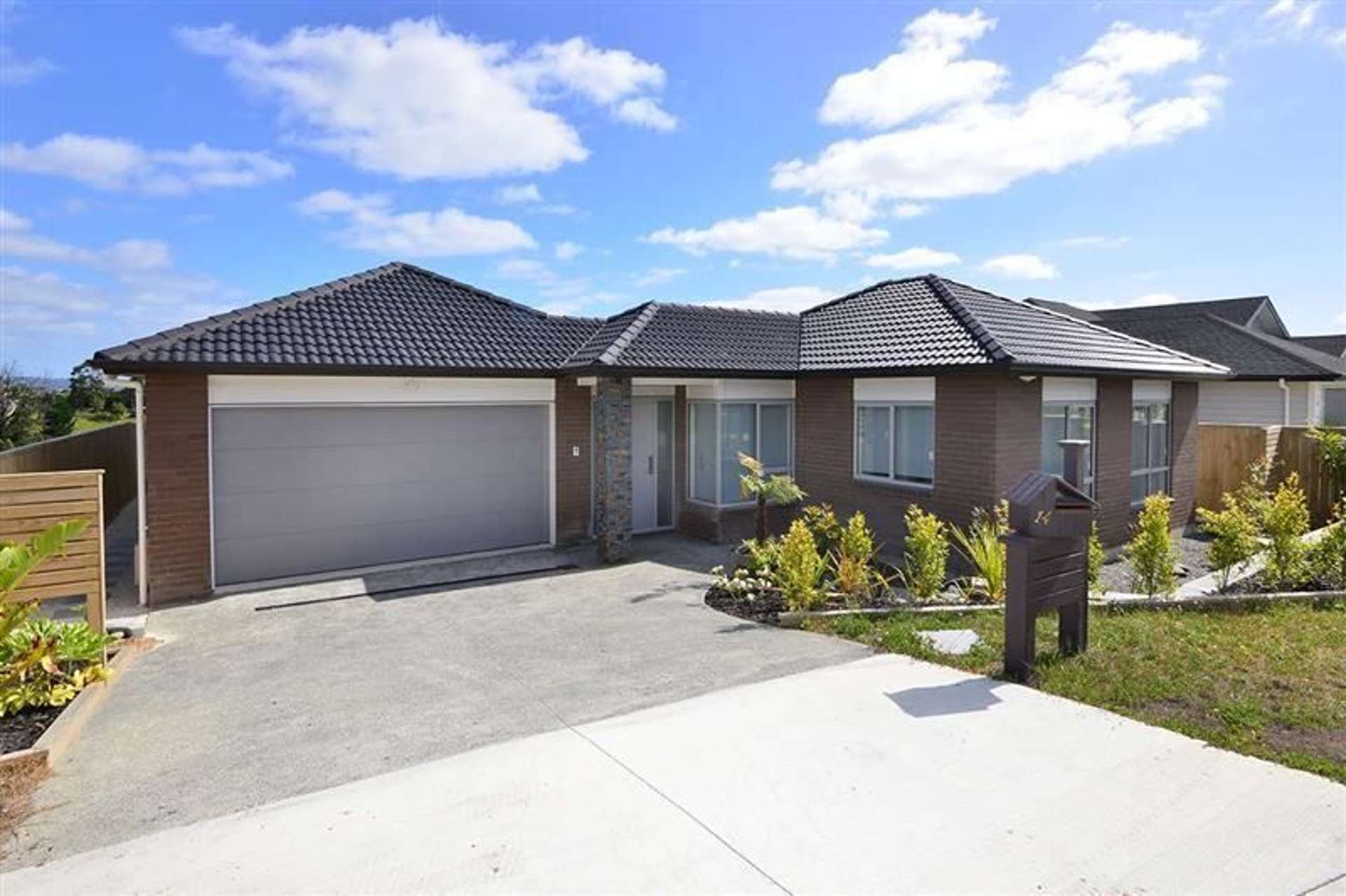 14 Ruth Craig Place Stanmore Bay_0