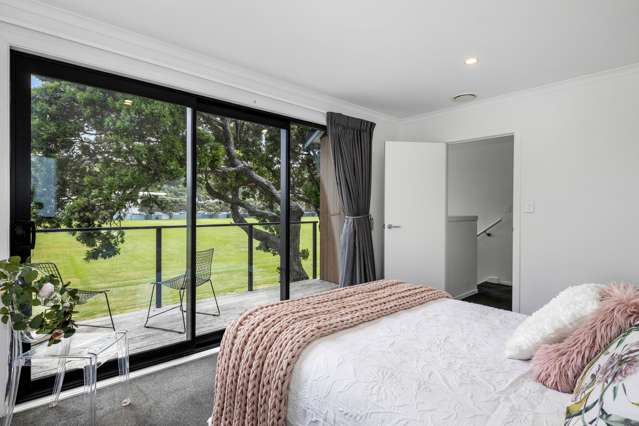 Stand out Sunny Executive 4 bedroom Townhouse