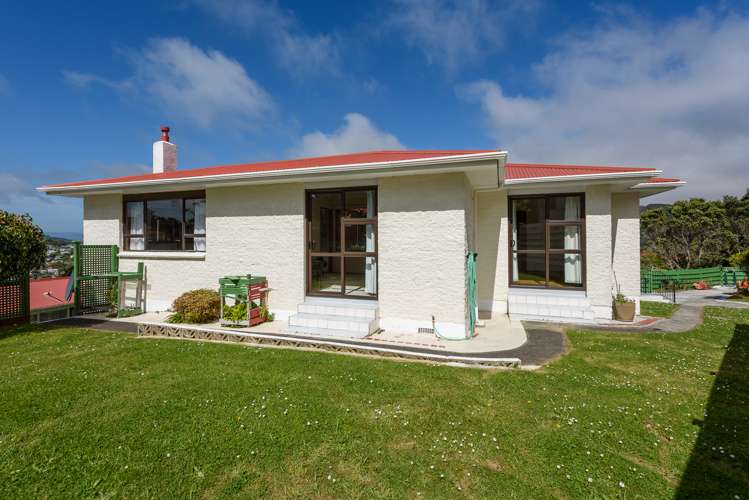 82 Thurleigh Grove Karori_1