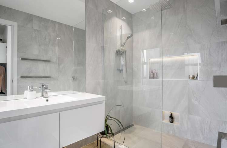 16 Alan Livingston Drive Cambridge_16